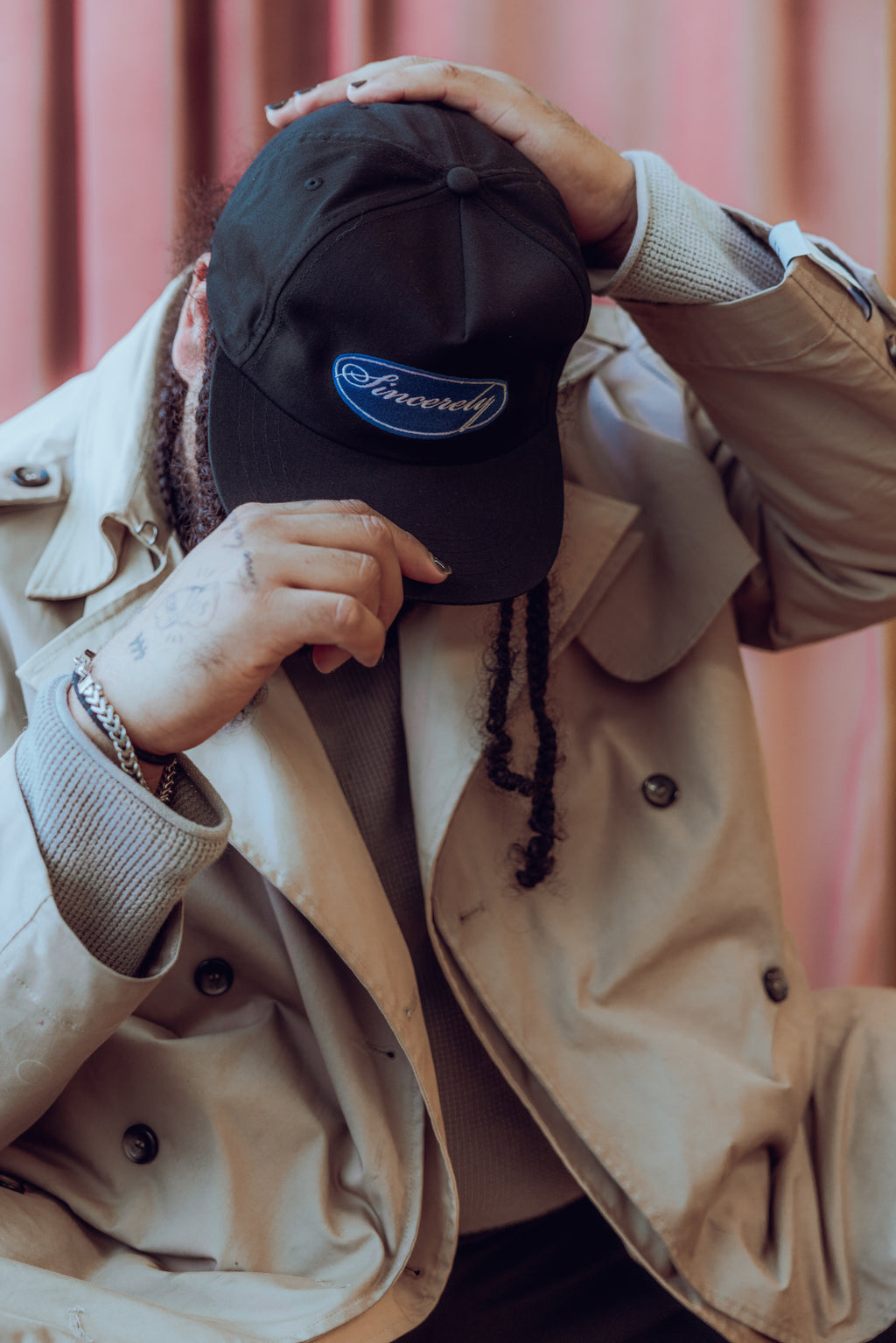 Signature Oval Cap- Black